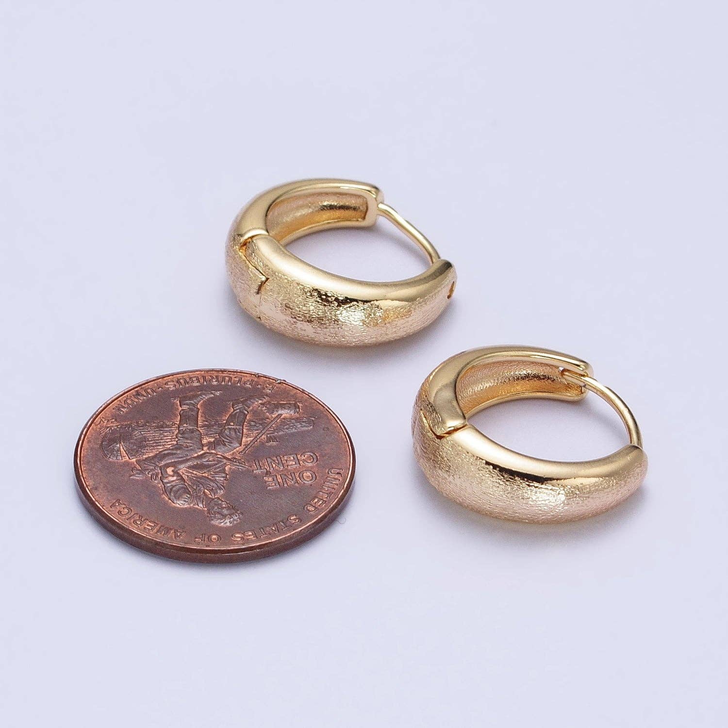 Dainty Huggie Earring - Cloth + Cabin