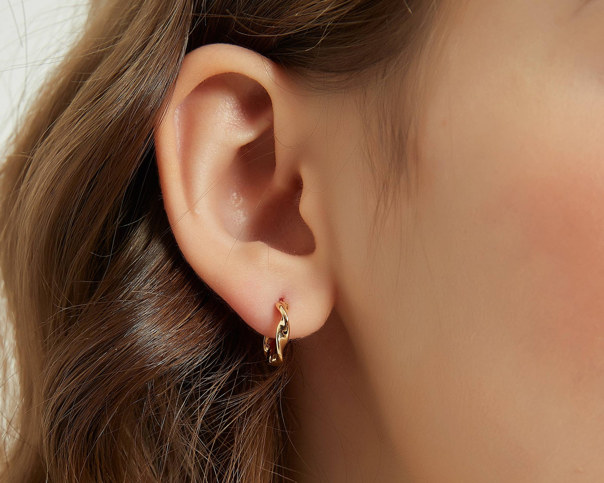 Ariel 18k Gold Twist Hoop Earring - Cloth + Cabin