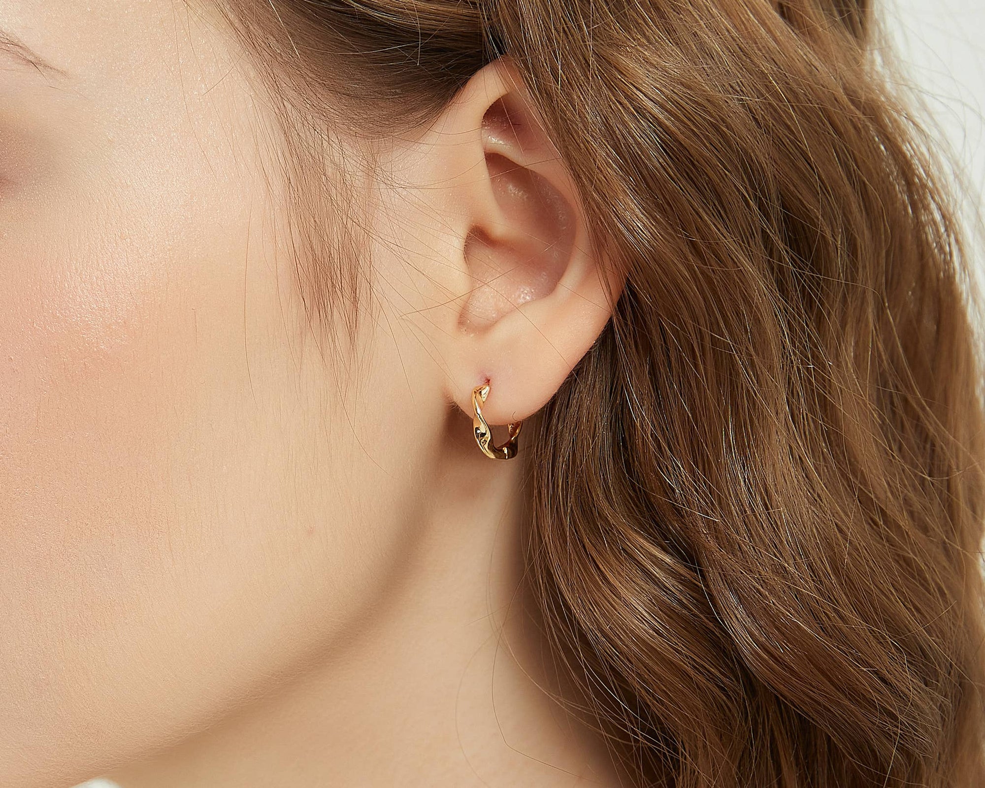 Ariel 18k Gold Twist Hoop Earring - Cloth + Cabin