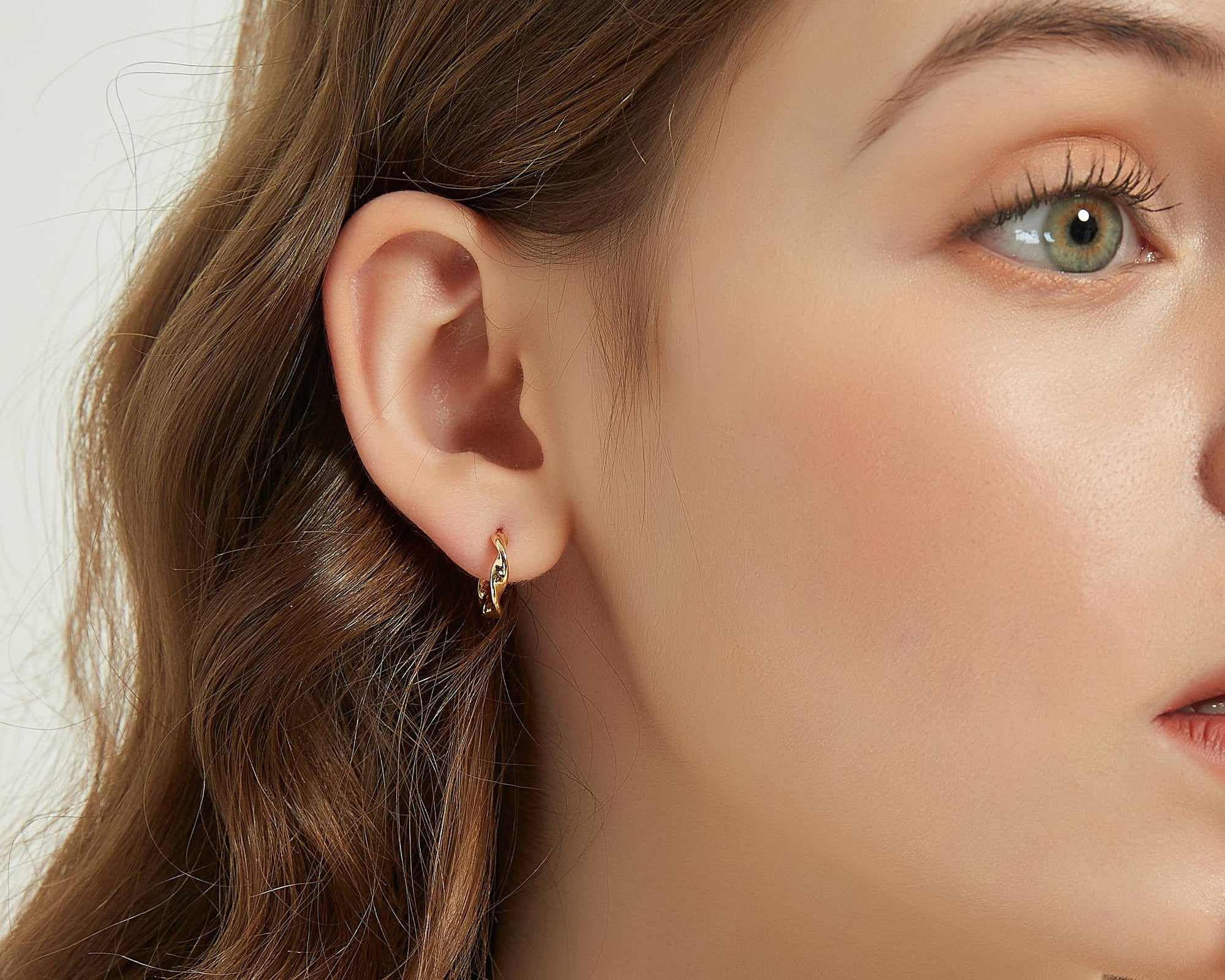 Ariel 18k Gold Twist Hoop Earring - Cloth + Cabin