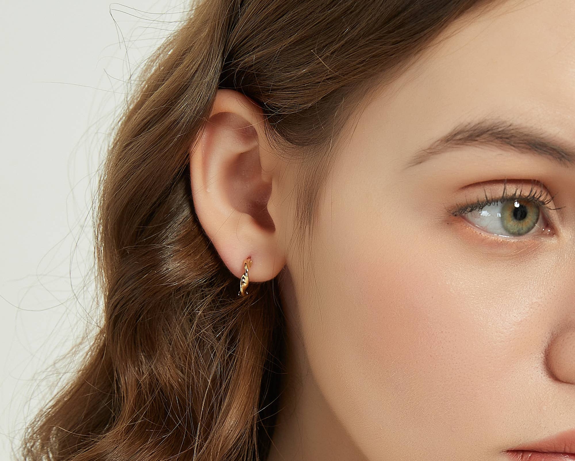 Ariel 18k Gold Twist Hoop Earring - Cloth + Cabin