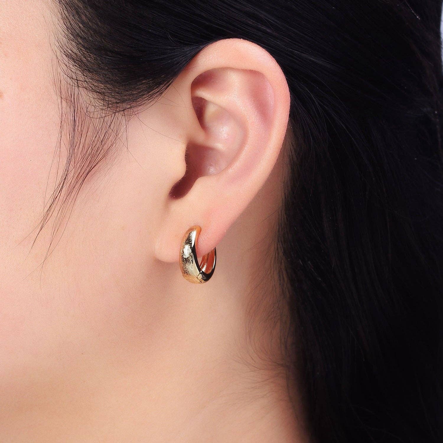Dainty Huggie Earring - Cloth + Cabin