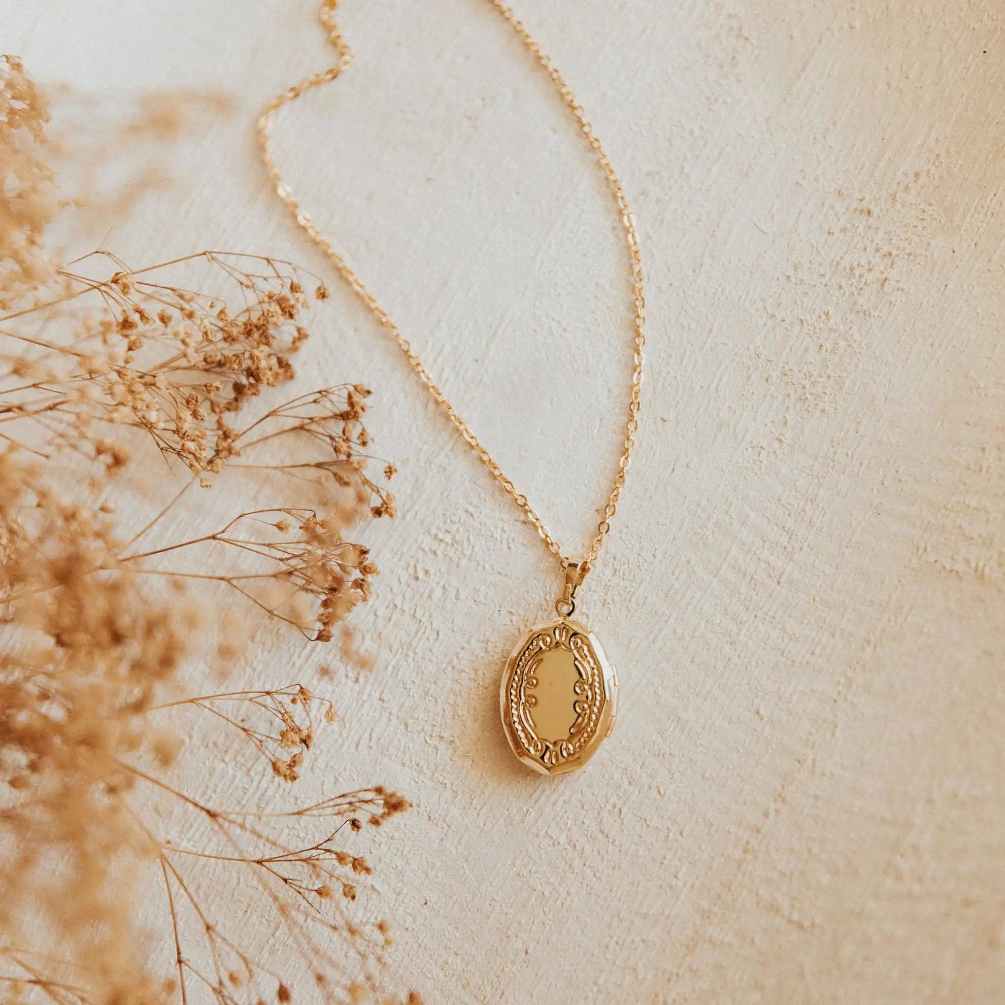 Isabelle Locket Necklace - Cloth + Cabin
